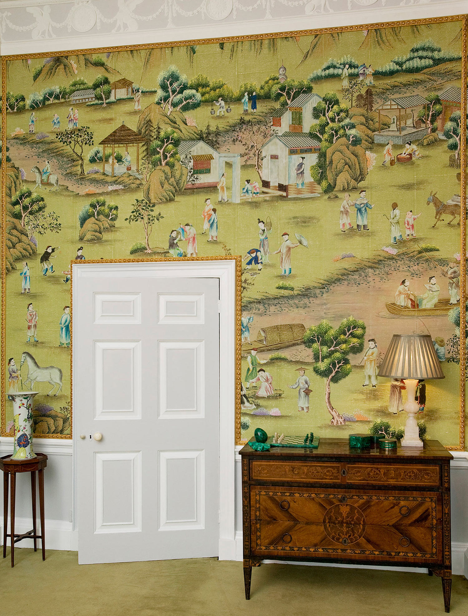 ‘Hampton Court’ in standard design colours on Vivid Olive India tea paper