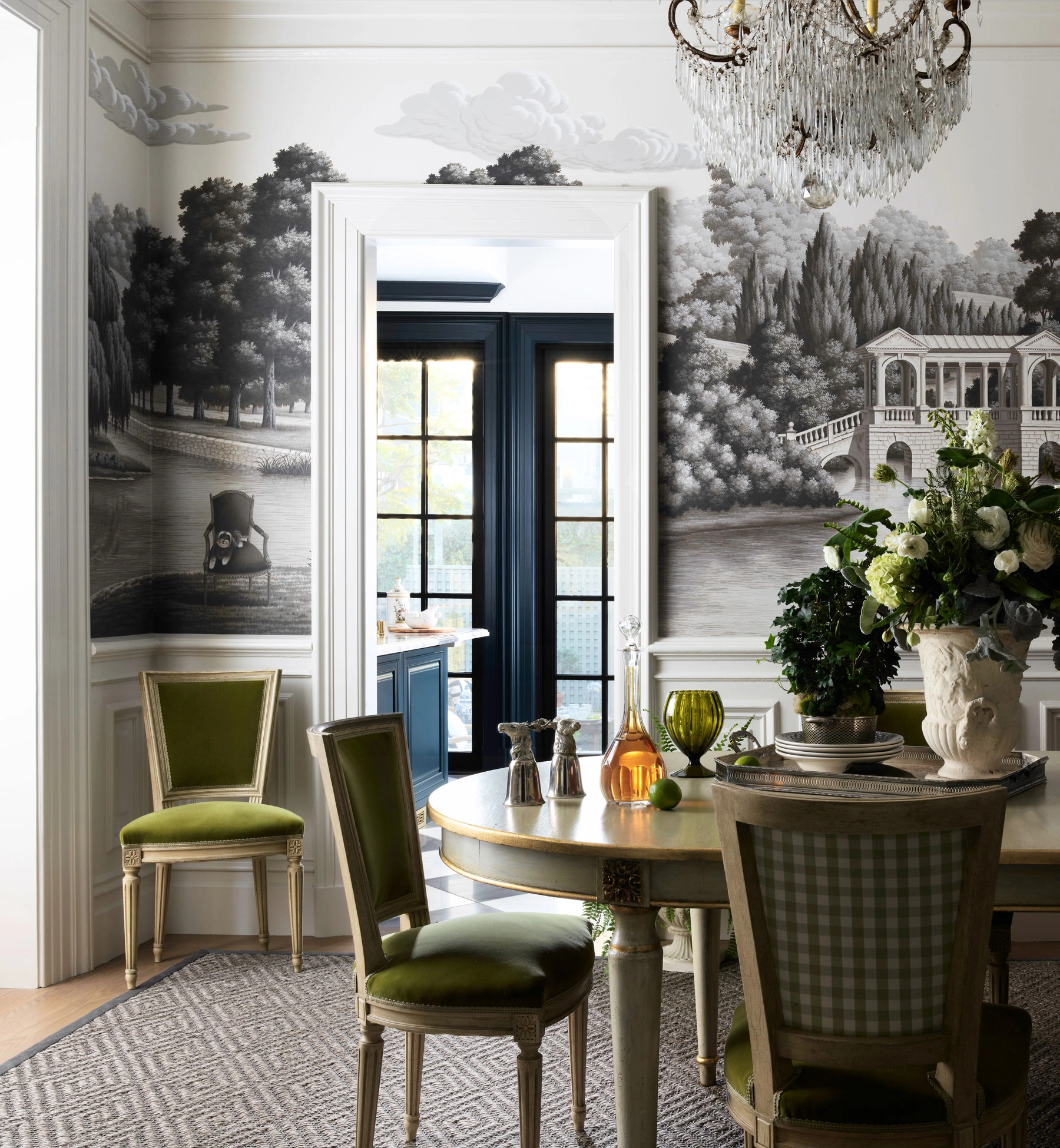 ‘English Landscape’ in Crystal Grey colourway on scenic paper