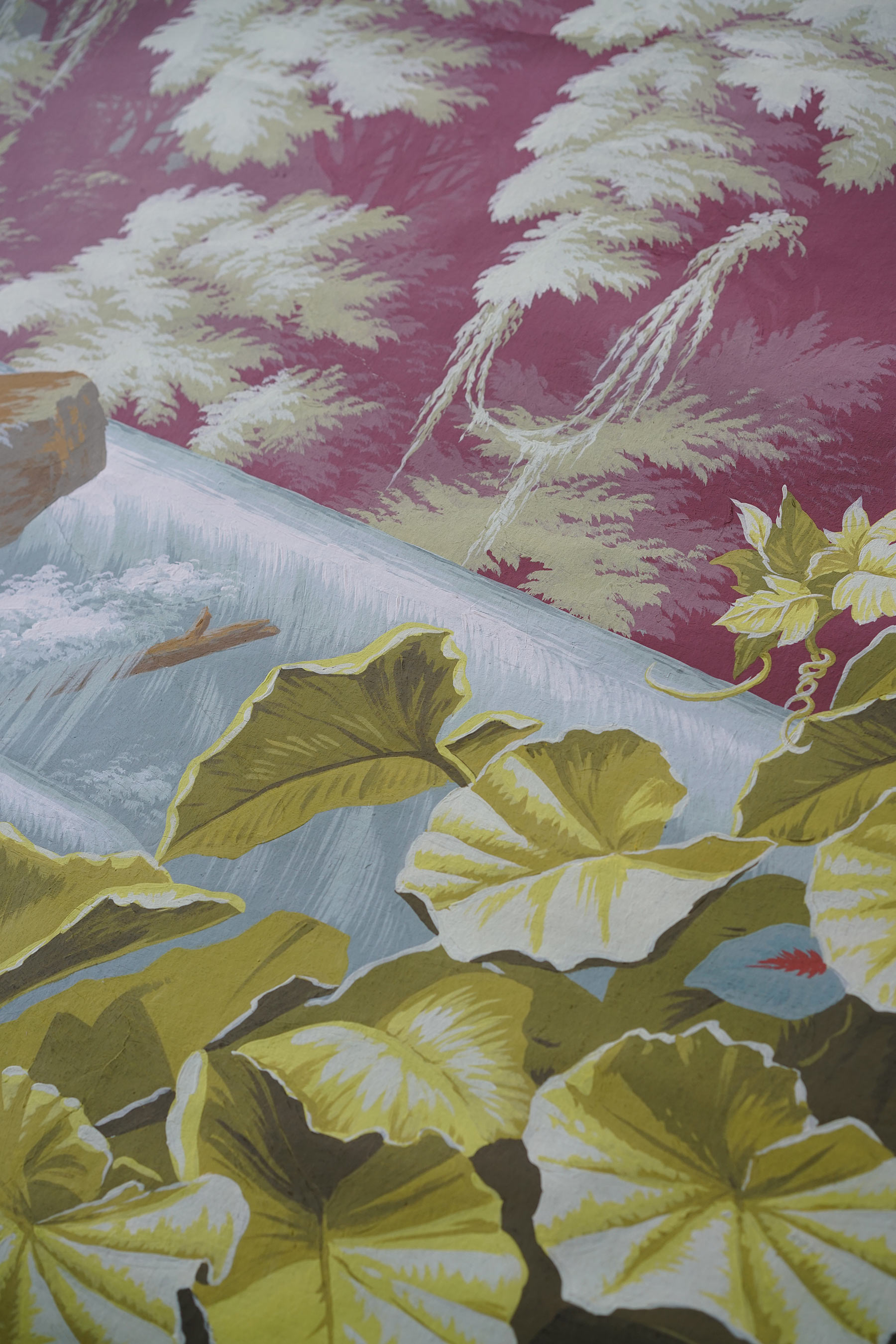 'L'Eden' in Eden colourway on scenic paper