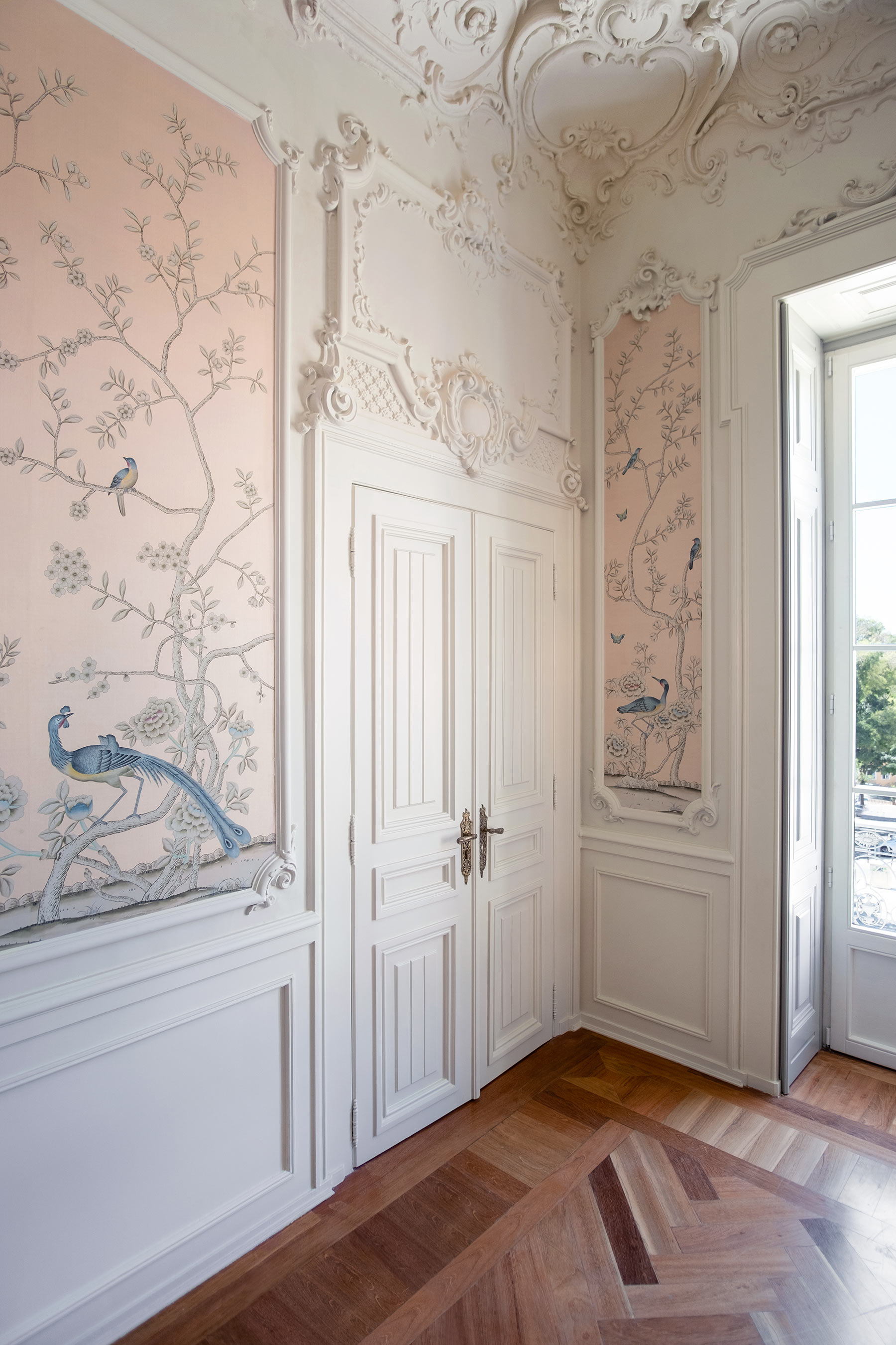 Special Colourway on Almost Mauve dyed silk | de Gournay