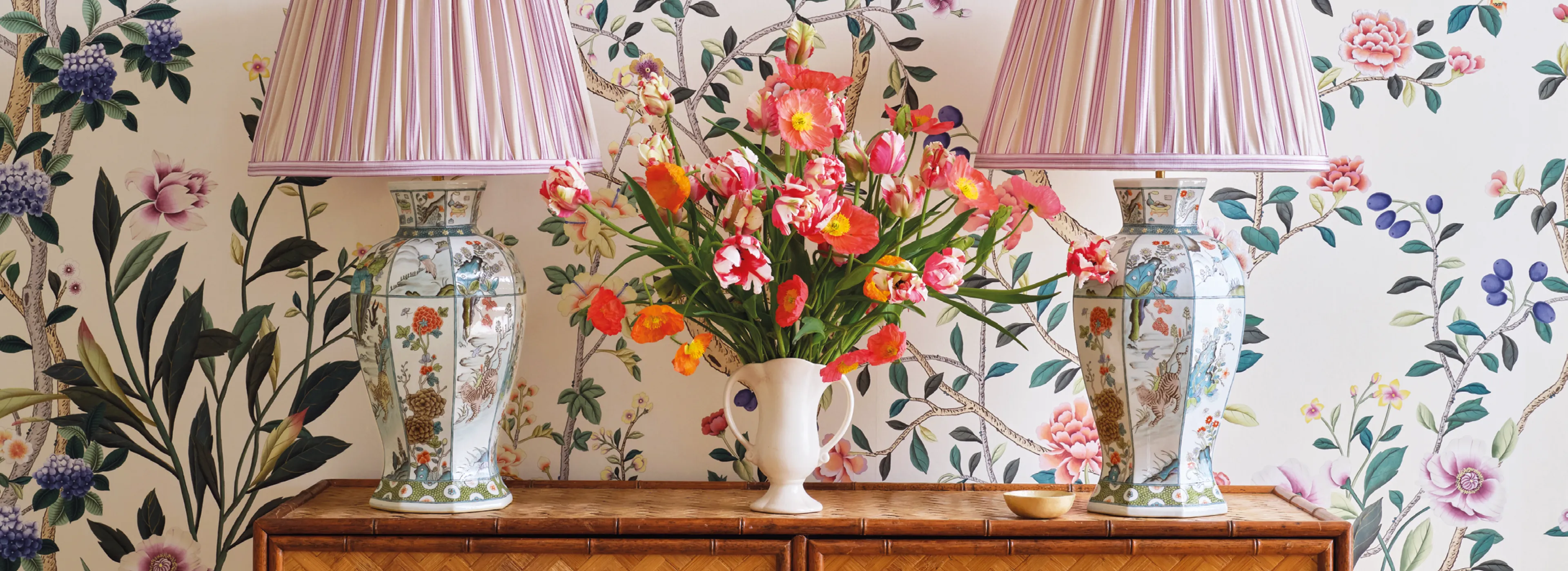 banner of VASES & LAMPS